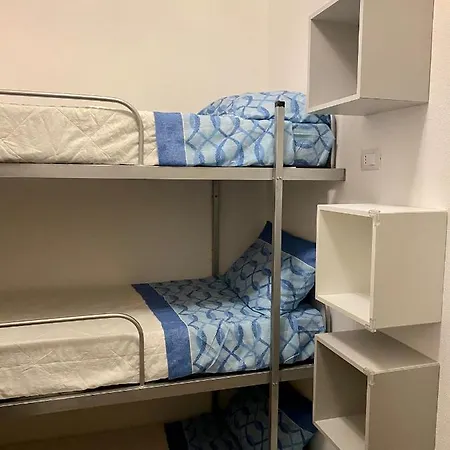 Appena Ristrutturato Completo Di Tutti I Comfort A Un Passo Dal Centro Apartamento *