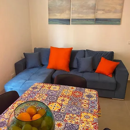 Apartamento Appena Ristrutturato Completo Di Tutti I Comfort A Un Passo Dal Centro *