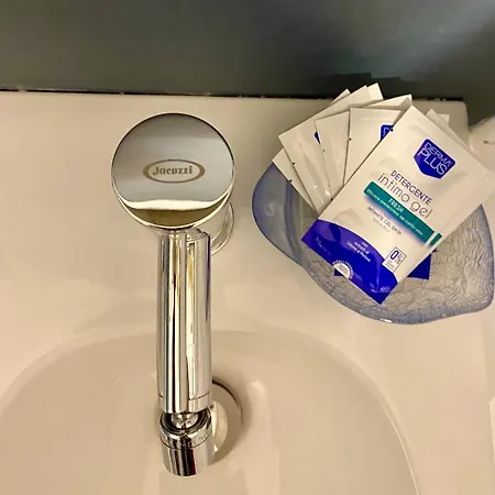 Apartamento Appena Ristrutturato Completo Di Tutti I Comfort A Un Passo Dal Centro *