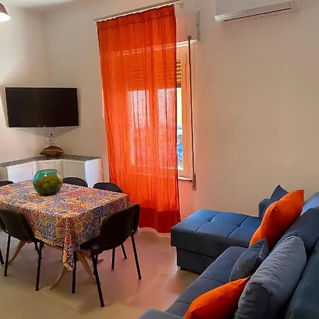 Apartamento Appena Ristrutturato Completo Di Tutti I Comfort A Un Passo Dal Centro *