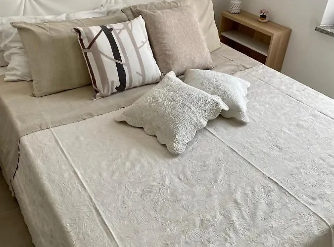 Appena Ristrutturato Completo Di Tutti I Comfort A Un Passo Dal Centro